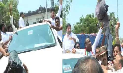 హైదరాబాద్ ఉప్పల్ స్టేడియం వద్ద తీవ్ర ఉద్రిక్తత!