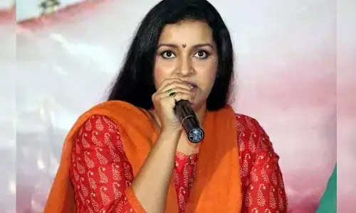 రాజకీయాల గురించి రేణు దేశాయ్ సంచలన పోస్ట్.. నేను ఎవరి దగ్గర డబ్బులు తీసుకోలేదంటూనే.. ఆ పార్టీ తరపున ప్రచారం..