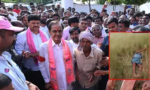 వైరల్ వీడియో రైతును కలిసిన గులాబీ బాస్.. రెండో రోజు బస్సు యాత్ర