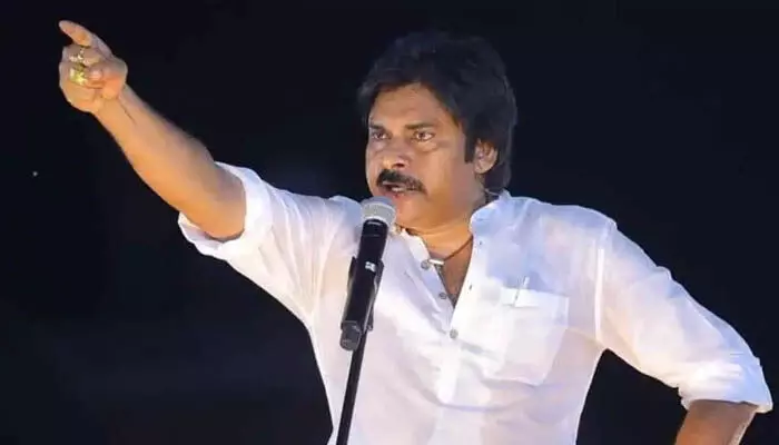 Pawan: వైసీపీని ఇంటికి పంపించే సమయం ఆసన్నమైంది: పవన్ కల్యాణ్ సంచలన వ్యాఖ్యలు Pawan: వైసీపీని ఇంటికి పంపించే సమయం ఆసన్నమైంది: పవన్ కల్యాణ్ సంచలన వ్యాఖ్యలు