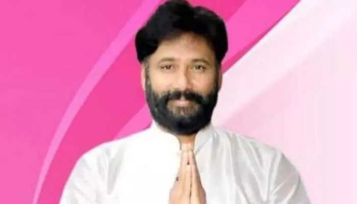భద్రాచలంలో బీఆర్ఎస్కు మరో షాక్.. కాంగ్రెస్లో చేరడానికి సిద్ధమైన కీలక నేత భద్రాచలంలో బీఆర్ఎస్కు మరో షాక్.. కాంగ్రెస్లో చేరడానికి సిద్ధమైన కీలక నేత