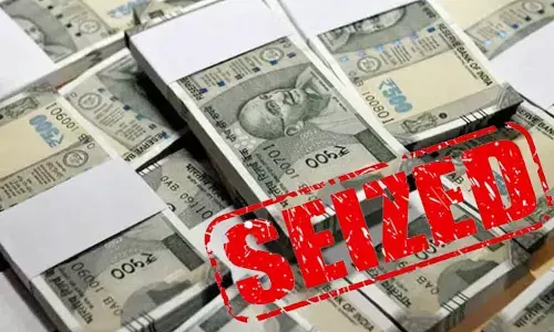 BREAKING: కామారెడ్డి జిల్లా ఘన్‌పూర్‌ వద్ద పోలీసుల తనిఖీలు.. రూ.49.08 లక్షల నగదు సీజ్