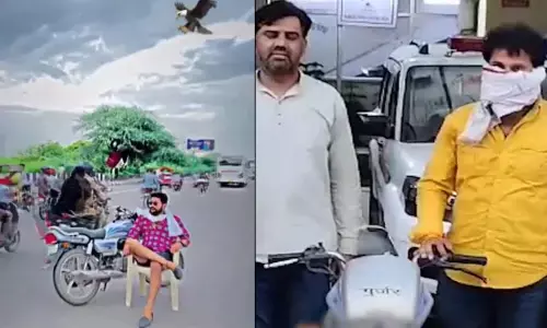 రేయ్‌.. ఇవేం పనులు రా?  రోడ్డు మధ్యలో బైక్ పార్క్ చేసి రీల్స్.. చివరికి అరెస్ట్