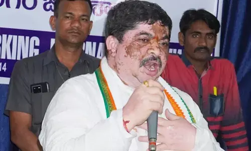 BREAKING: బండి సంజయ్ అలా చేస్తే.. కరీంనగర్‌ బరిలో కాంగ్రెస్ అభ్యర్థి తప్పుకుంటడు: మంత్రి పొన్నం సంచలన సవాల్