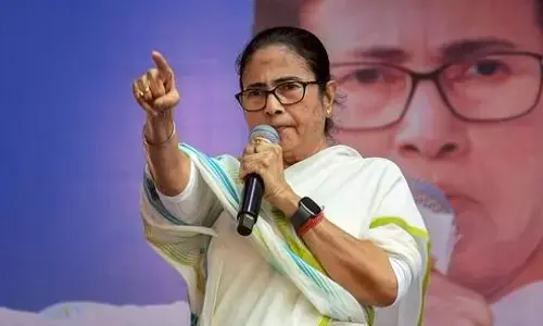 బెంగాల్‌లో బీజేపీకి కాంగ్రెస్, సీపీఎం సాయం చేస్తున్నాయి: మమతా బెనర్జీ విమర్శలు