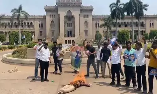ఓయూలో ప్రధాని మోడీ దిష్టి బోమ్మ దహనం!