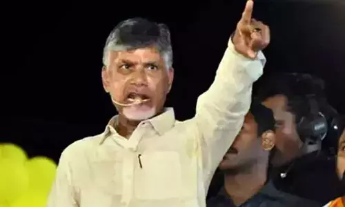ఆ అధికారులపై చంద్రబాబు సీరియస్ .. ఎందుకలా చేస్తున్నారంటూ ఆగ్రహం
