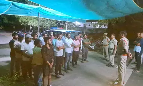 రాత్రి పూట సరదాగా బైట తిరుగుతున్నారా.. జాగ్రత్త మిమ్మల్ని పోలీసులు అరెస్ట్ చేయొచ్చు!