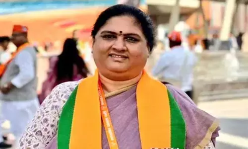 వైసీపీకి ఓటెస్తే మెడకు ఉరితాడు బిగించుకున్నట్లే.. కొత్తపల్లి గీత సన్సేషనల్ కామెంట్స్