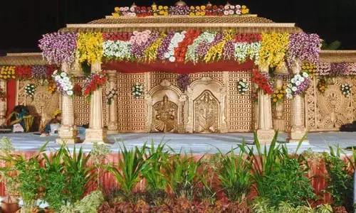 వెడ్డింగ్ కార్డులో మోడీ పేరు..  చిక్కుల్లో పడ్డ పెళ్లి కొడుకు.. అసలు ఏం జరిగిందంటే..