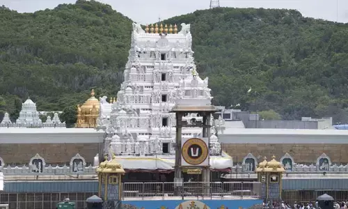 Tirumala Samacharam: తిరుమలలో భక్తుల రద్దీ సాధారణం.. శ్రీవారి దర్శనానికి ఎంత సమయం పడుతోందంటే?