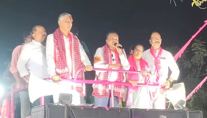 మహాలక్ష్మి స్కీంతో మహా మోసం చేసిన రేవంత్ రెడ్డి మహాలక్ష్మి స్కీంతో మహా మోసం చేసిన రేవంత్ రెడ్డి