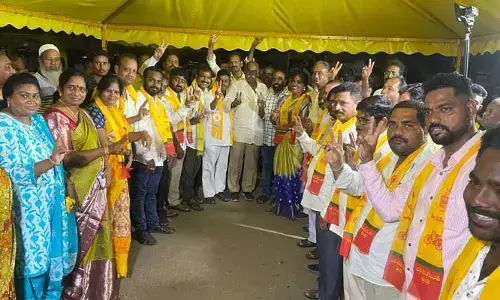 AP Politics: వైసీపీకి మరో బిగ్ షాక్.. టీపీలోకి ప్రముఖ సీనియర్ నేతలు