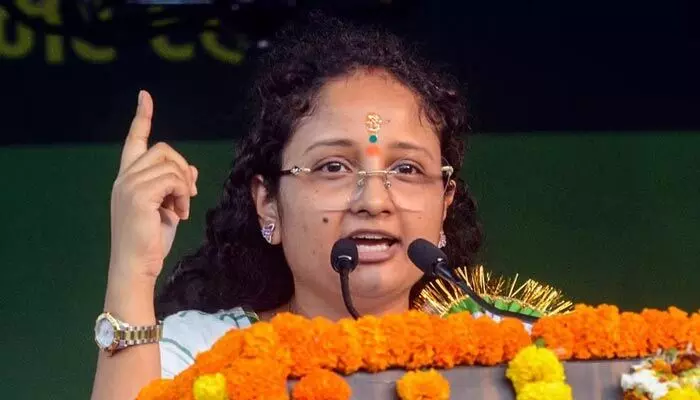 బీజేపీపై జార్ఖండ్ ప్రజలు రగిలిపోతున్నారు: జేఎంఎం నేత కల్పనా సొరేన్ బీజేపీపై జార్ఖండ్ ప్రజలు రగిలిపోతున్నారు: జేఎంఎం నేత కల్పనా సొరేన్