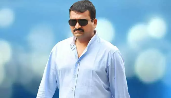 టాలీవుడ్ నిర్మాత బండ్ల గణేష్పై కేసు నమోదు.. అసలు ఏం జరిగిందంటే? టాలీవుడ్ నిర్మాత బండ్ల గణేష్పై కేసు నమోదు.. అసలు ఏం జరిగిందంటే?