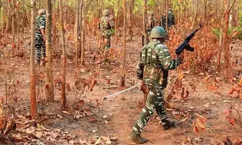 BREAKING: అబూజ్‌మడ్ అడవుల్లో కొనసాగుతున్న కూబింగ్.. మావోయిస్టులే టార్గెట్‌గా కదులుతున్న భద్రతా దళాలు