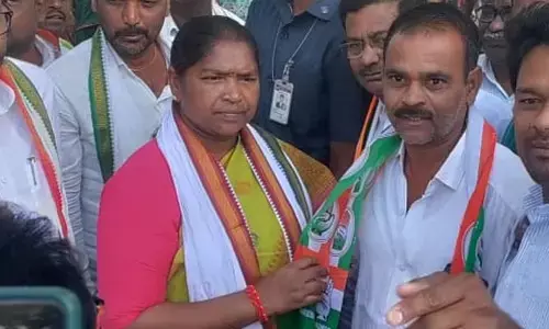 కేసీఆర్ మాయ మాటలను నమ్మే పరిస్థితిలో జనం లేదు: మంత్రి సీతక్క హాట్ కామెంట్స్
