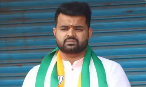 Prajwal Revanna : కర్ణాటక ఎంపీ ప్రజ్వల్ రేవణ్ణకు షాక్.. రేప్ కేసు నమోదు