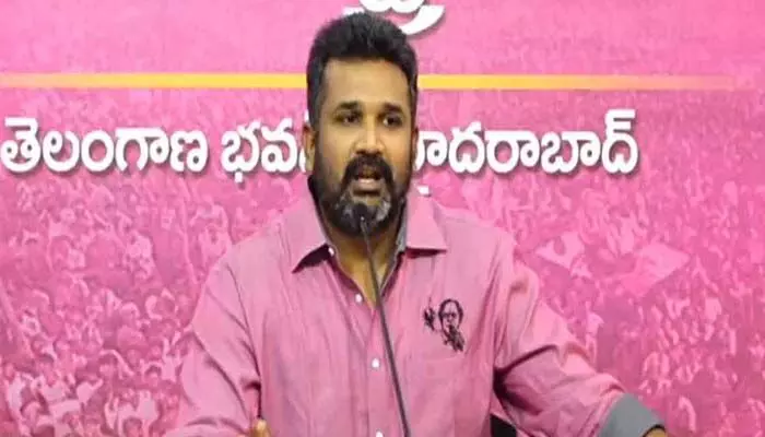 ఫేక్ సర్క్యూలేషన్ ఇష్యూలో కీలక పరిణాం.. మన్నె క్రిశాంక్ కు పోలీస్ కస్టడీ ఫేక్ సర్క్యూలేషన్ ఇష్యూలో కీలక పరిణాం.. మన్నె క్రిశాంక్ కు పోలీస్ కస్టడీ
