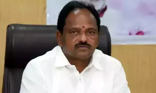 బీజేపీ నాయకుడిపై చెప్పుతో దాడి.. డిప్యూటీ సీఎం స్వగ్రామంలో తీవ్ర ఉద్రిక్తత