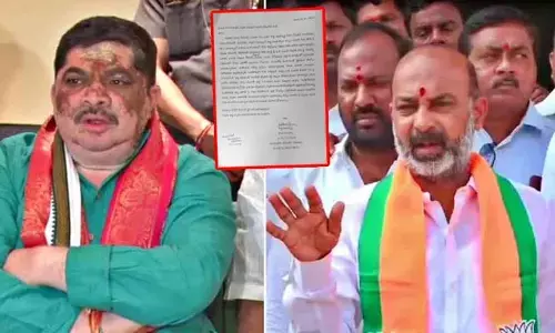 ఎన్నికలు ముగిసేవరకు మంత్రి పొన్నం ప్రసంగాలు, ఇంటర్వ్యూలు ఆపాలి.. ఎన్నికల అధికారికి ఫిర్యాదు