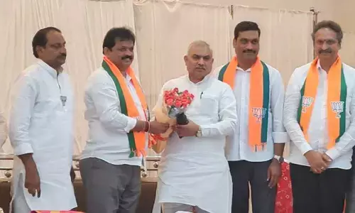AP News:కాంగ్రెస్‌కు గుడ్ బై..ఆ పార్టీలో చేరిన సీనియర్ నేత