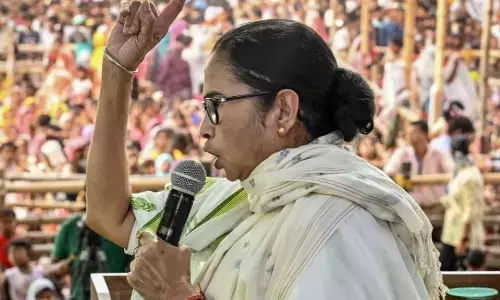 బెంగాల్ ప్రతిష్టను దెబ్బతీసేందుకు బీజేపీ ప్రయత్నిస్తోంది: మమతా బెనర్జీ