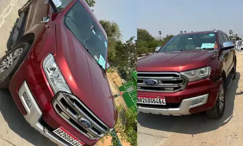 కాంగ్రెస్ నేత మధుయాష్కికి తృటిలో తప్పిన ప్రమాదం.. డివైడర్‌ను ఢీకొట్టిన కారు