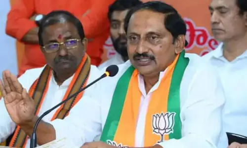 రాష్ట్రంలో పోలీసులు ఓవరాక్షన్ తగ్గించుకుంటే మంచిది: మాజీ సీఎం కిరణ్ కుమార్ రెడ్డి ఘాటు వ్యాఖ్యలు