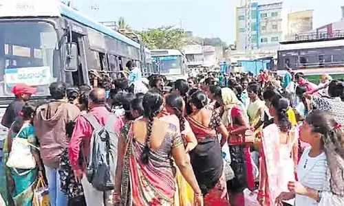 ఫ్రీ బస్సు జర్నీ మాకొద్దు.. మహిళ ఆవేదన