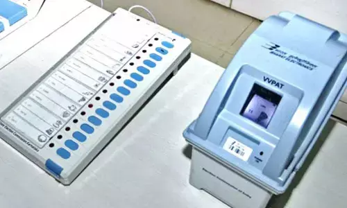 కరెంటు లేని చోట ఈవీఎం బటన్‌ని పదే పదే నొక్కితే ఓట్లు పెరుగుతాయా ?
