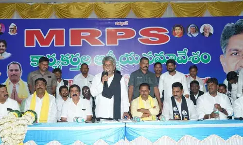 AP Politics: దగ్గుపాటి ప్రసాద్ ను గెలిపించండి.. మందకృష్ణ మాదిగ పిలుపు