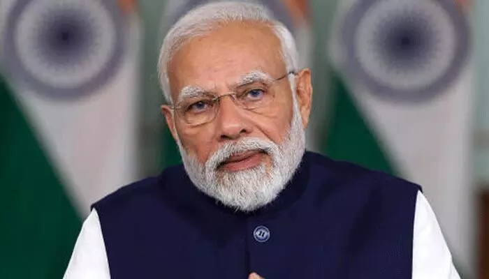 హైదరాబాద్కు చేరుకున్న ప్రధాని మోడీ.. రాజ్భవన్లో బస హైదరాబాద్కు చేరుకున్న ప్రధాని మోడీ.. రాజ్భవన్లో బస