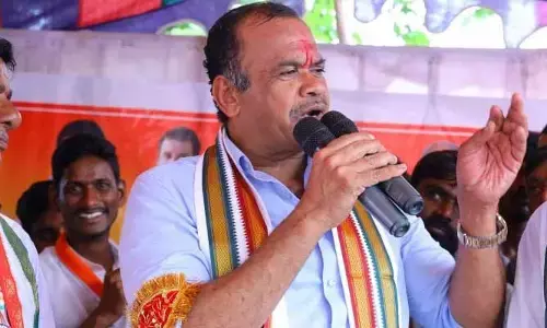 బీజేపీ, బీఆర్ఎస్‌లు రైతుల నోట్లో మట్టి కొట్టాయి: మంత్రి కోమటిరెడ్డి