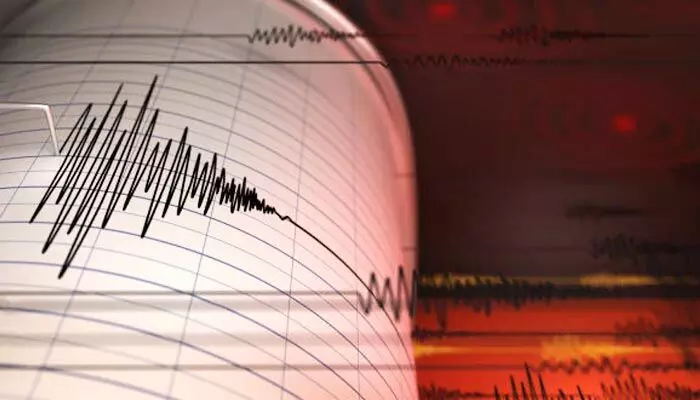 Earthquake: గుజరాత్లో కంపించిన భూమి.. రిక్టర్ స్కేలుపై 3.4 తీవ్రతగా నమోదు Earthquake: గుజరాత్లో కంపించిన భూమి.. రిక్టర్ స్కేలుపై 3.4 తీవ్రతగా నమోదు