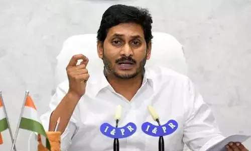 ప్రత్యేక హోదాను అమ్మేశారు.. చట్టంలో ఉంటే కోర్టుకెళ్లే వాళ్లం: సీఎం జగన్