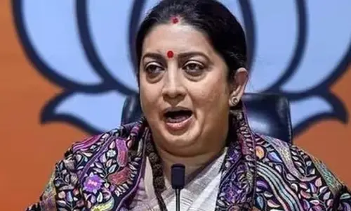 గాంధీలు దమ్ముంటే చర్చకు రావాలి: కేంద్ర మంత్రి స్మృతి ఇరానీ సవాల్