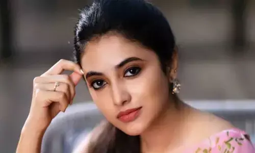 చీరకట్టులో చందమామలా మైమరిపిస్తున్న ప్రియాంక మోహన్..(పోస్ట్)