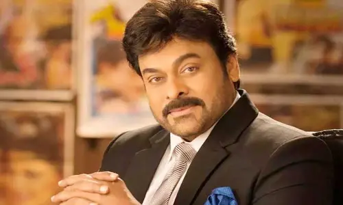 సక్సెస్‌ఫుల్‌గా పద్మవిభూషణ్ అవార్డు అందుకున్న చిరంజీవి.. హైలైట్‌గా నిలిచిన రామ్ చరణ్-ఉపాసన