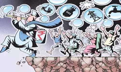 ఉచితాలు…అభివృద్ధికి అవరోధాలు