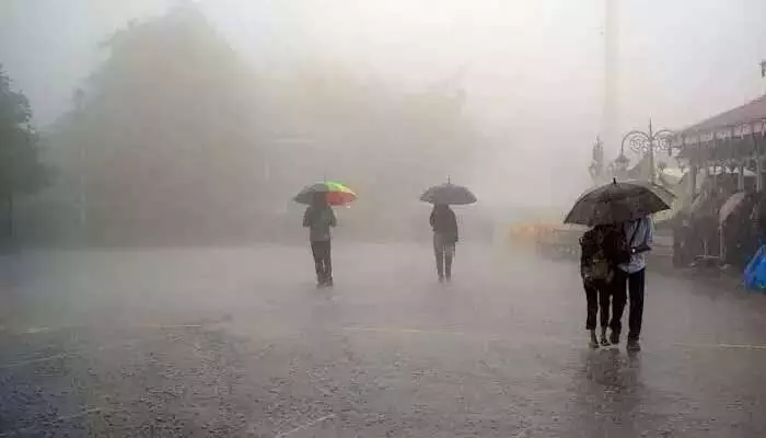 Rain Alert:రాష్ట్రంలో ఐదు రోజులు భారీ వర్షాలు..పలు జిల్లాలకు ఎల్లో అలర్ట్ జారీ! Rain Alert:రాష్ట్రంలో ఐదు రోజులు భారీ వర్షాలు..పలు జిల్లాలకు ఎల్లో అలర్ట్ జారీ!