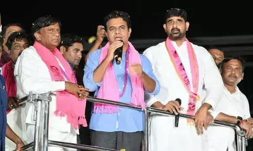 మరోసారి బండి సంజయ్ పై సంచలన వ్యాఖ్యలు చేసిన కేటీఆర్