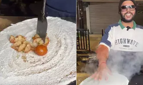 Dosa Preparation: చీ..చీ..దోశ ఇలా కూడా చేస్తారా..? వెరైటీ దోశల  వీడియో వైరల్..