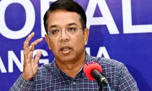 ఎల్లుండి అన్ని కంపెనీలకు వేతనంతో కూడిన సెలవు ఇవ్వకపోతే సంస్థలకు చర్యలు తప్పవు: ఈసీ హెచ్చరిక