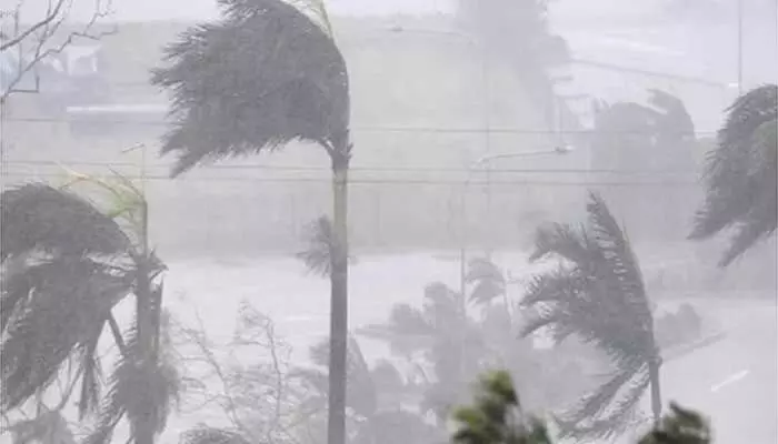 weather Report: రాష్ట్రంలో భారీ వర్షాలు.. ఆ జిల్లాలకు ఆరెంజ్ అలర్ట్ weather Report: రాష్ట్రంలో భారీ వర్షాలు.. ఆ జిల్లాలకు ఆరెంజ్ అలర్ట్
