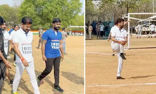 తెల్లవారితే ఎన్నికలు.. HCU విద్యార్థులతో ఫుట్‌బాల్ ఆడిన CM రేవంత్ (వీడియో)