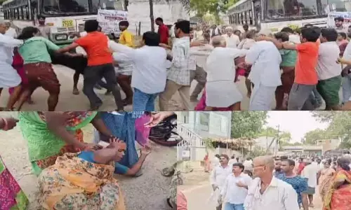 Ap Elections: పోలింగ్ వేళ హింసాత్మకం.. ఘర్షణలో పలువురికి తీవ్ర గాయాలు