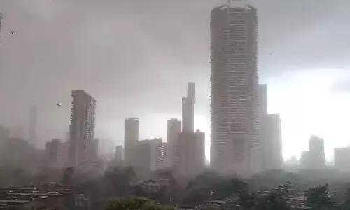 ముంబైలో తొలి చినుకు..భారీ ధూళి తుఫాను