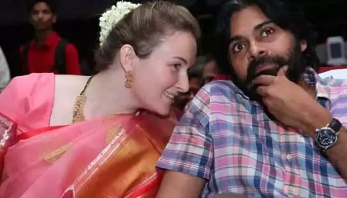 భార్యతో కలిసి తొలిసారి మీడియాతో మాట్లాడిన పవన్ కల్యాణ్.. ఏమన్నారంటే..? (వీడియో) భార్యతో కలిసి తొలిసారి మీడియాతో మాట్లాడిన పవన్ కల్యాణ్.. ఏమన్నారంటే..? (వీడియో)