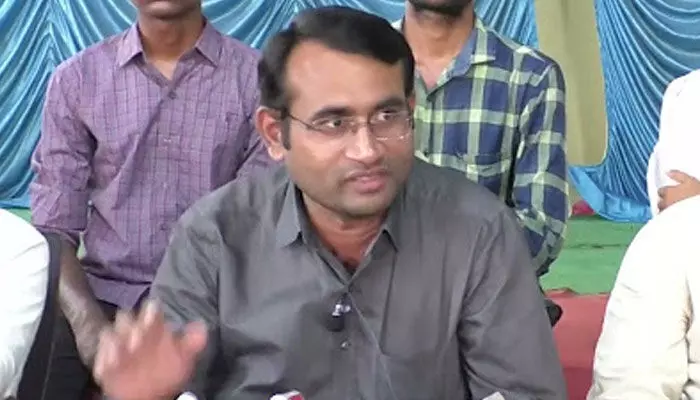 గ్రాడ్యుయేట్ MLC అభ్యర్థి అశోక్ మేనిఫెస్టో.. వాటికే పెద్దపీట గ్రాడ్యుయేట్ MLC అభ్యర్థి అశోక్ మేనిఫెస్టో.. వాటికే పెద్దపీట